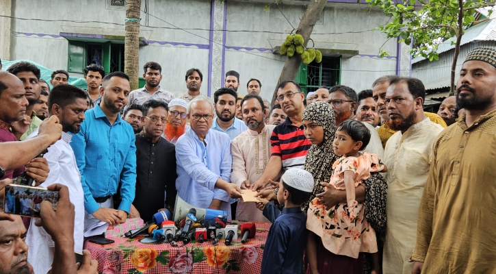 ‘বিএনপি ক্ষমতায় এলে জুলাই-আগস্টে শহীদ-আহতদের পরিবারের দায়িত্ব নেবে রাষ্ট্র’ 